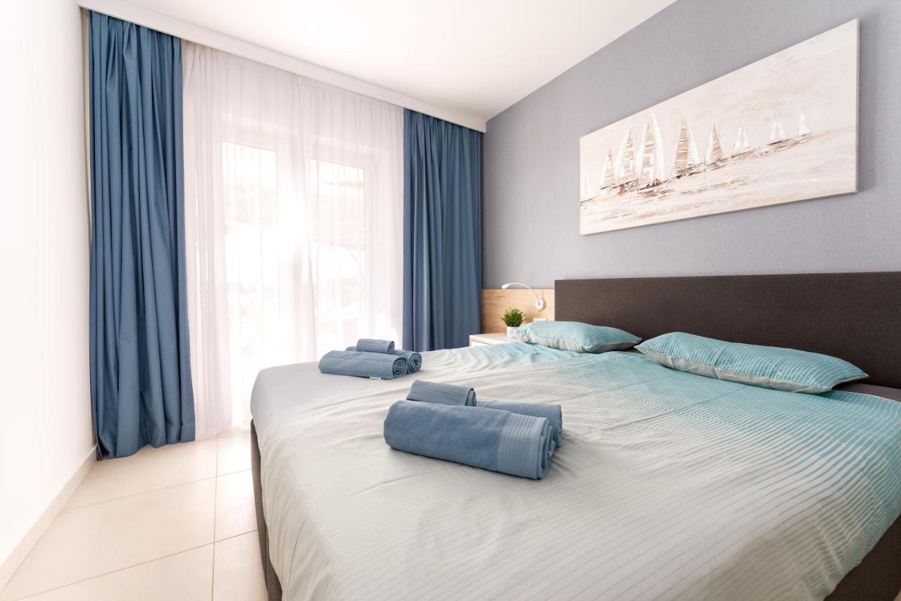 Superior Seaview Apt. With Pool Umag Bagian luar foto