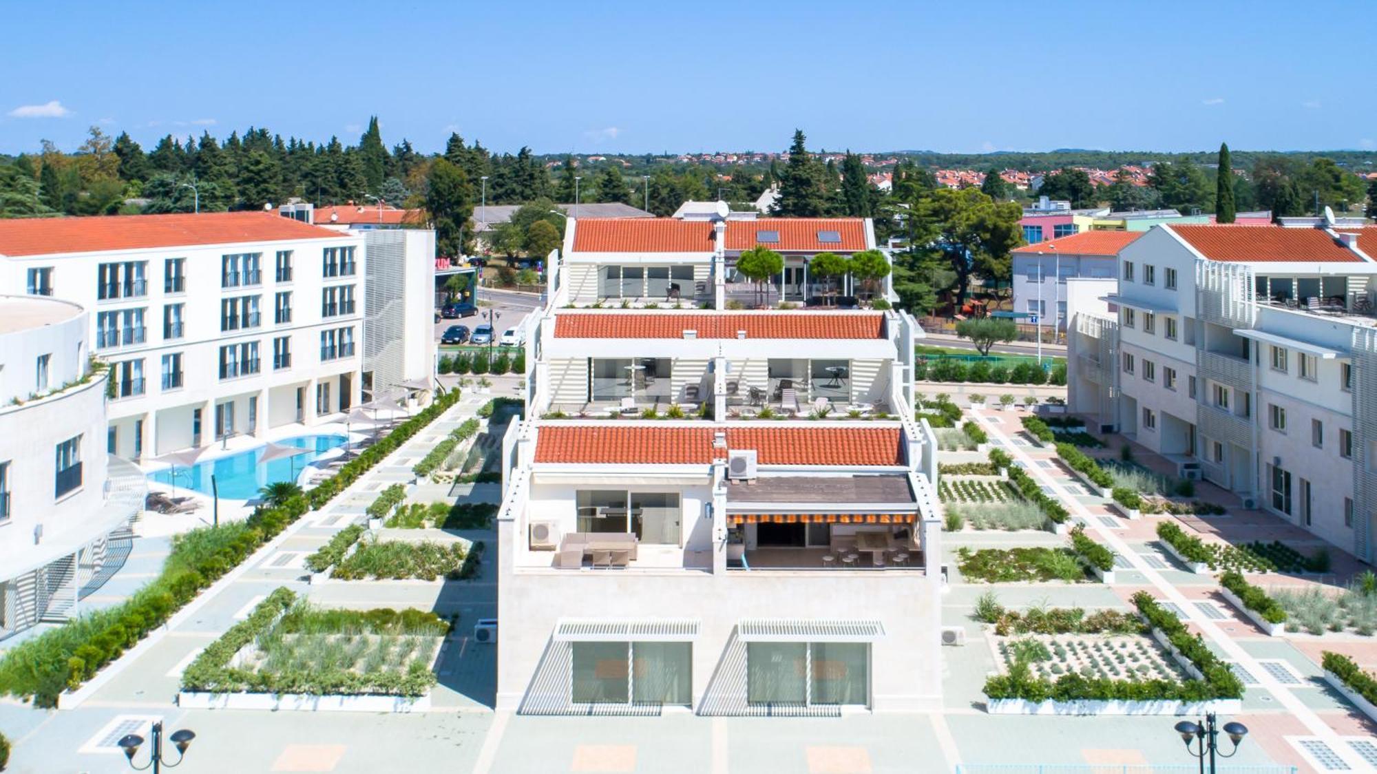 Superior Seaview Apt. With Pool Umag Bagian luar foto