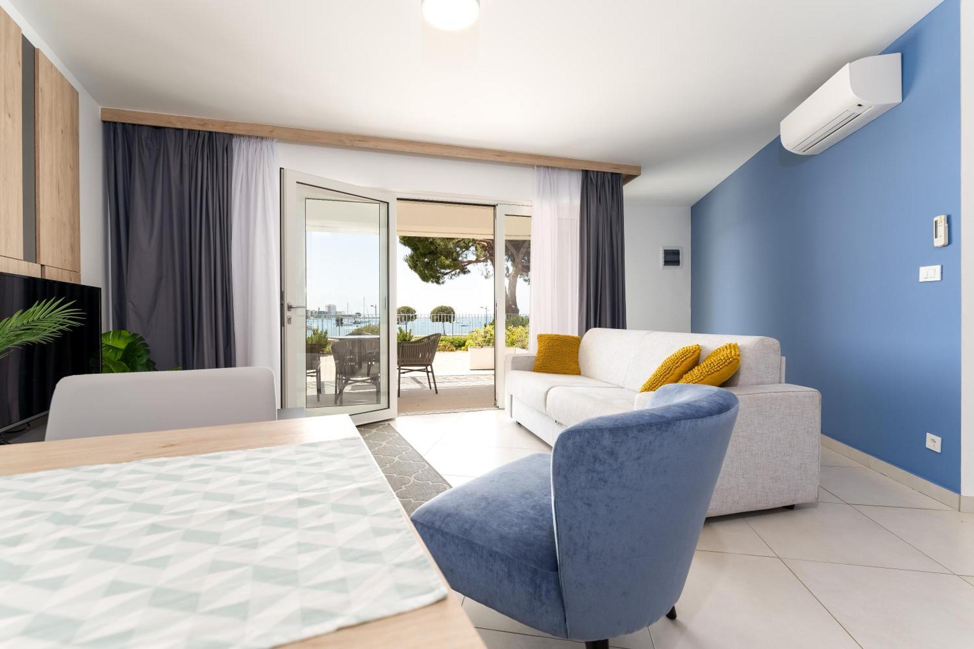 Superior Seaview Apt. With Pool Umag Bagian luar foto